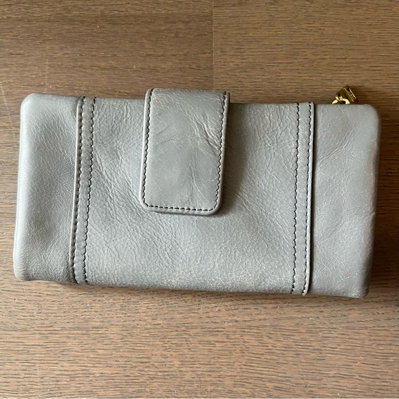 Fossil Leather Wallet/Clutch in Light Blue/Green. GUC - Picture 4 of 10